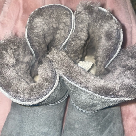 Ugg gray boots size 8 great condition - Picture 4 of 5